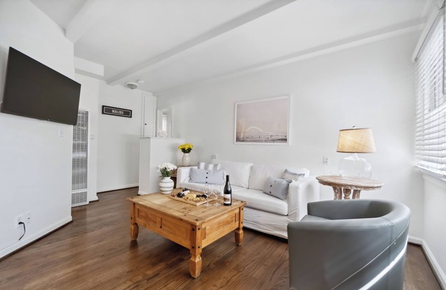 Malibu, Carbon Beach - Suite One