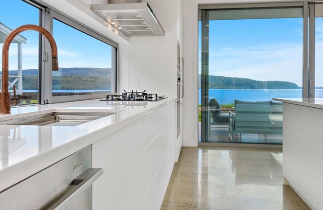 Mana Sarovar - Lake Tarawera Home