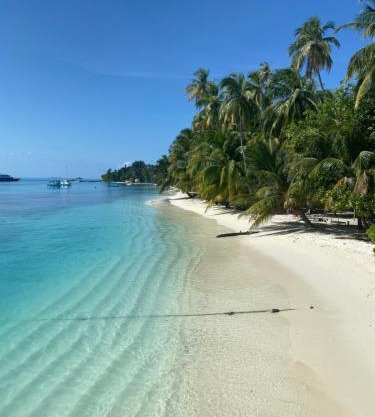 Mandhoo Inn
