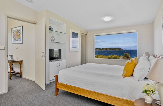 Manfield Seaside Bruny Island