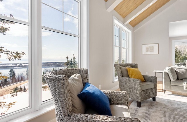 Manivole - Luxueux Chalet 4 Chambres à Coucher Avec Magnifique VUE SUR LE Fleuve