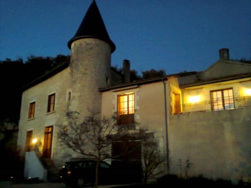 Manoir Le Cristal , Futuroscope à partir de 33 euros ! Grandes chambres familiales