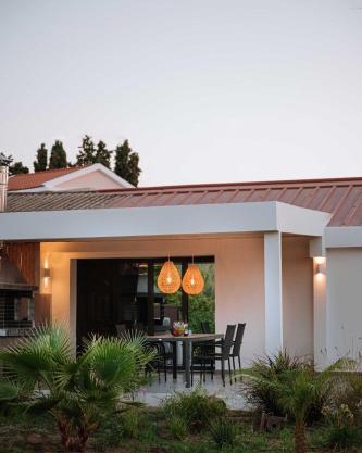 Manolis Seaside Villa