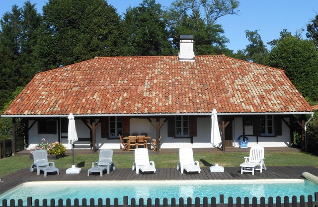 mansion - Lue