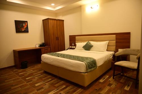 Manthra Hotel, Basavakalyan