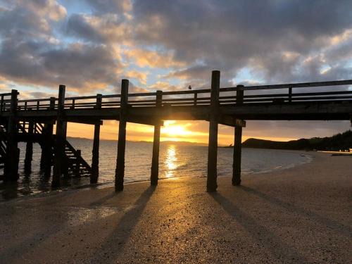 Maraetai Beachfront bliss one bedroom apartment