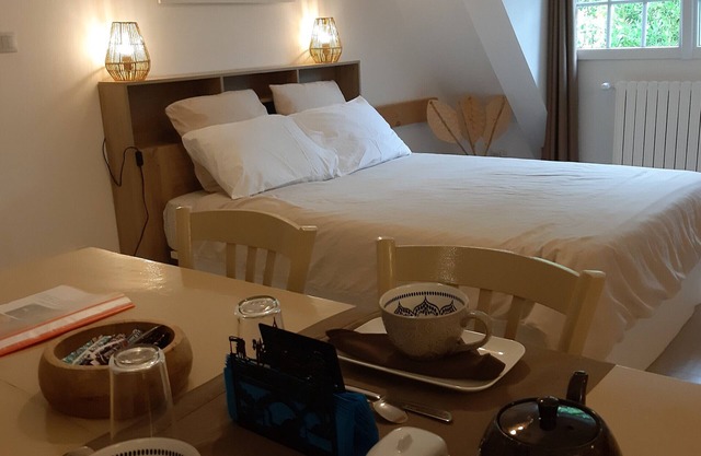 Maraval – Cosy Air-Conditioned Suite in a Private Home with Garden in Périgueux