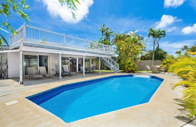 Marina front, private pool AND A/C! Available for Spring Break!