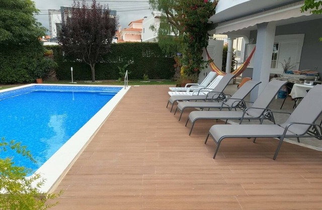 Marisol, wonderfull T4 duplex w/pool & garden, Caparica, Almada, Lisbon