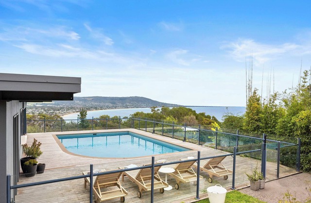 Martha's Peak Solar Heated Pool & Views