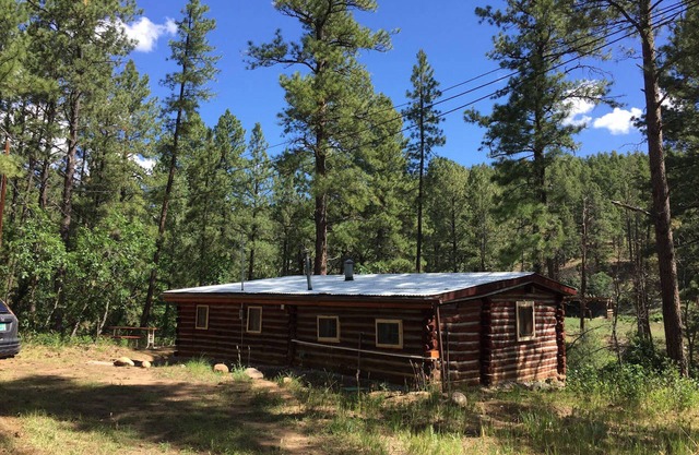 Martin Cabin - El Porvenir Cabins - Hermits Peak