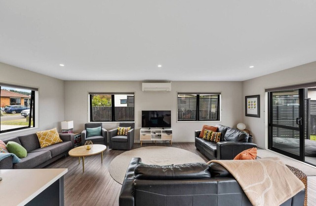 Marvel of Motuoapa with Wi-Fi