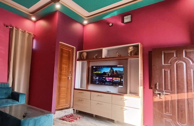 Marvelous 3-bedroom apartment with WiFi in Prayagraj