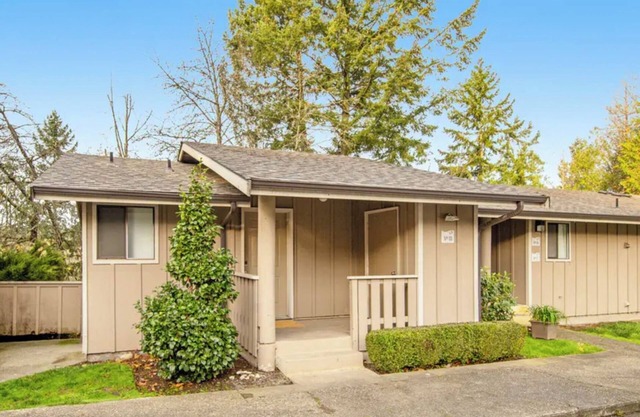 Marvelous townhome close to major employers in Poulsbo WA
