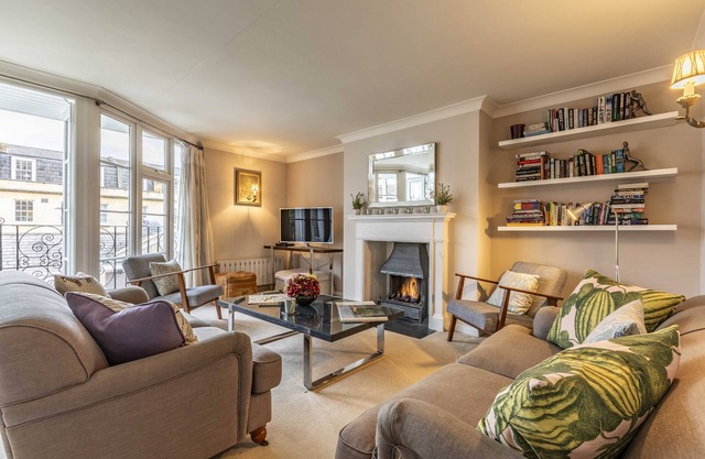 Marvelously warm and stylish house that sleeps 6 on 3 separate floors - parking for 2 cars
