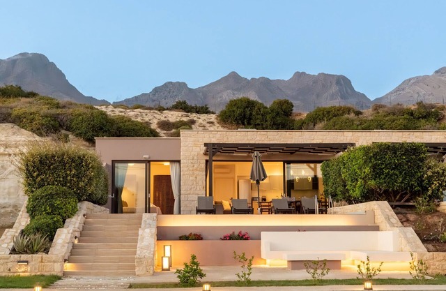 Mary 3, Waterfront villa,Private pool,Tavern