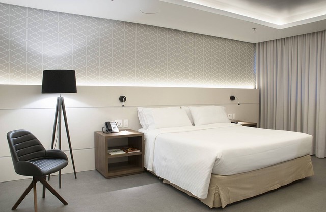 Master Porto Alegre Hotel - Av Carlos Gomes, Proximo Consulado Americano