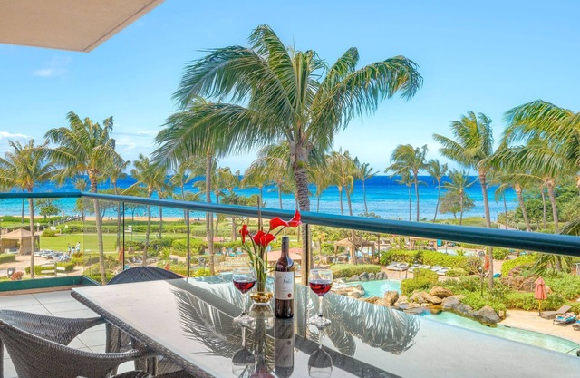 Maui Resort Rentals: Honua Kai - 4 Total Bedrooms, Stunning 3rd Floor Interior Courtyard Ocean Views!