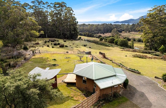 Mavista Cottage - Perfect couples escape in Adventure Bay!