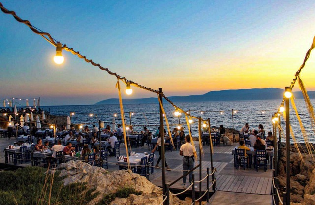 Maya Bistro Hotel Beach