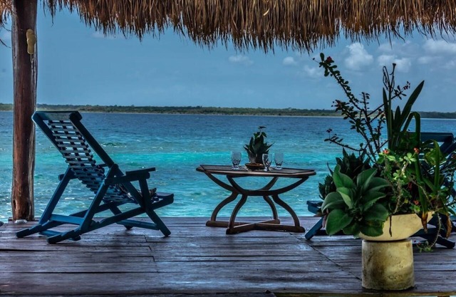 MAYA CALA ~LAKEFRONT STUNNING PRIVATE SETTING DOCK PALAPA & SWINGS SUP-B KAYAKS