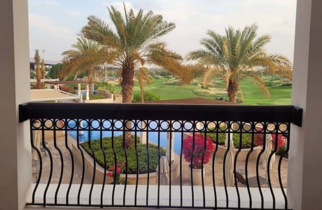 Meadows Living - 4BR Apartment on Yas Links Golf Course