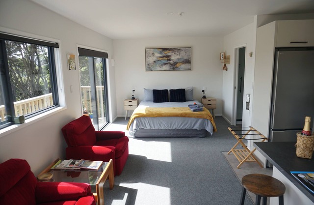 Medland Mystic self contained studio unit.