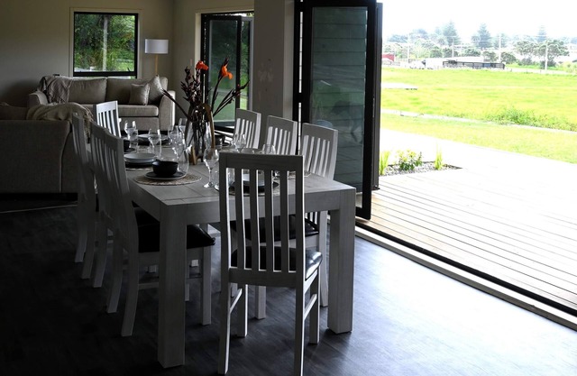 Mee ‘N G’s Boat Shed nMarokopa’s finest luxury stay!