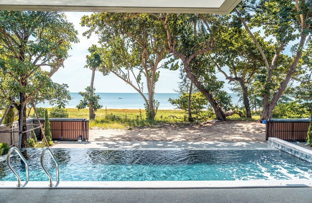 Merbrisa Rayong 4BR - Ao khai beachfront