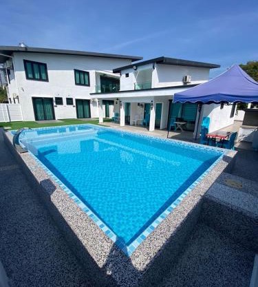 MERCU STAYCATION HOMESTAy