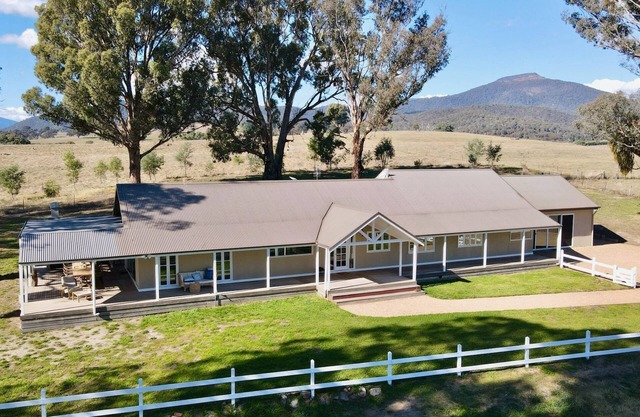 Merrigums - Merrijig - Sleeps 12