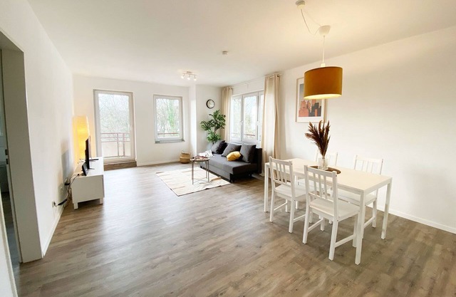 Met02 - Monteurwohnung mit Balkon in Erkrath-hochdahl, 83qm, 2 Schlafzimmer, 1 Wohnzimmer, Max. 4 Personen