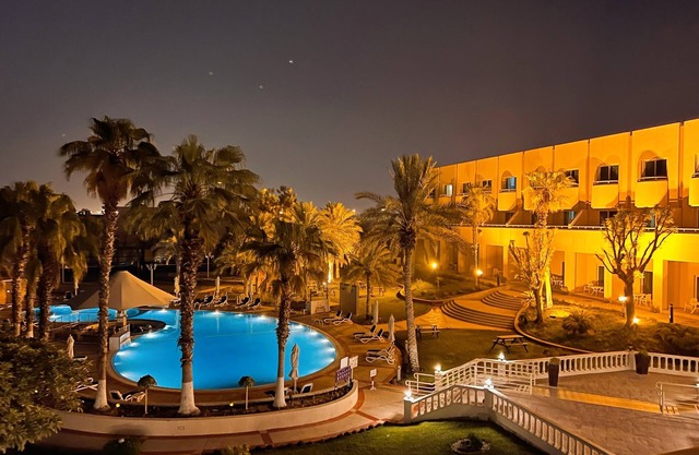 Metropolitan Al Mafraq Hotel