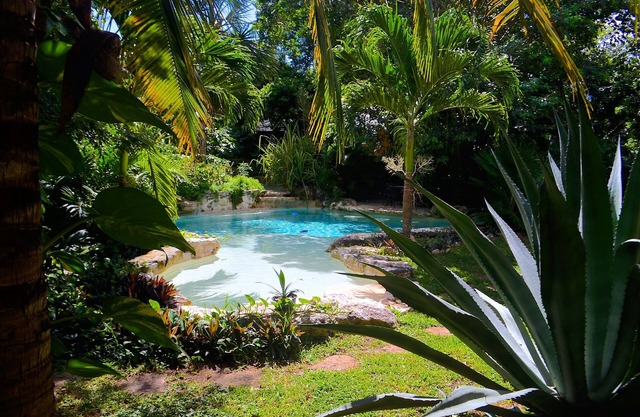 Mexican Hacienda - Hidden Gem in Jungle w/Waterfall Pool & 5 min. Xcaret Park