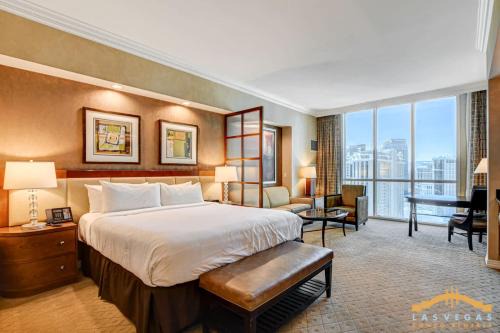 MGM Signature-30-619 Strip View Jacuzzi Studio