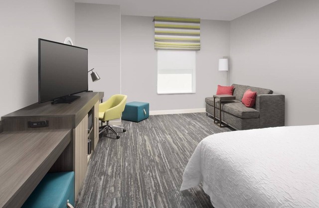 Miami Airport East Stay | 1 King Bed | Fitness Center