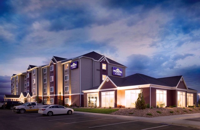 Microtel by Wyndham Vernal/Naples