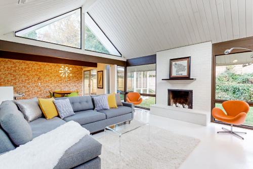 Mid-Century Marvel