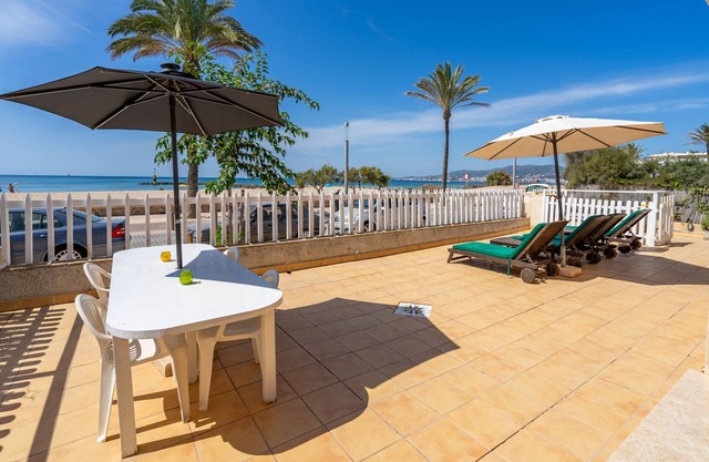 Migjorn - 10 metres away from the beach