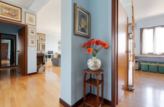 Milan Roomy Apt with all the amenities!