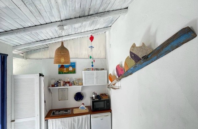 Mini apartment with charming window overlooking the sea quiet and relaxing.