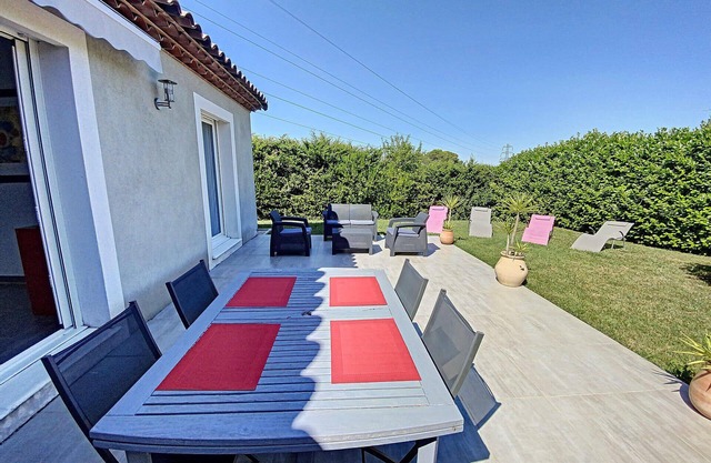MINI VILLA, sun and greenery on the Cote d'Azur close to CANNES