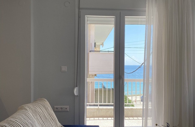 Minimal sea view apartment in Halkidiki
