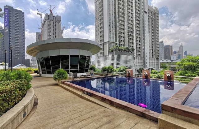 Minimal 2BD Downtown Bangkok | 7min MRT, Central Rama 9, Jodd Fair, Ratchada
