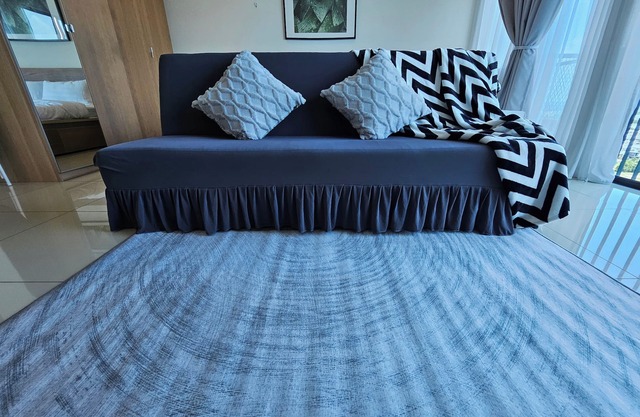 Minimalist studio with swimming pool fitness room, WiFi in superb Setia Alam