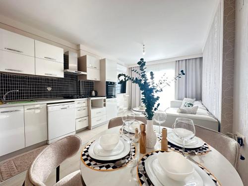 Minimalist ve manzaralı ev