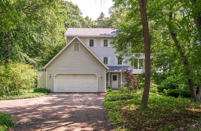 MINNeSTAY* Hazeltine Hideaway