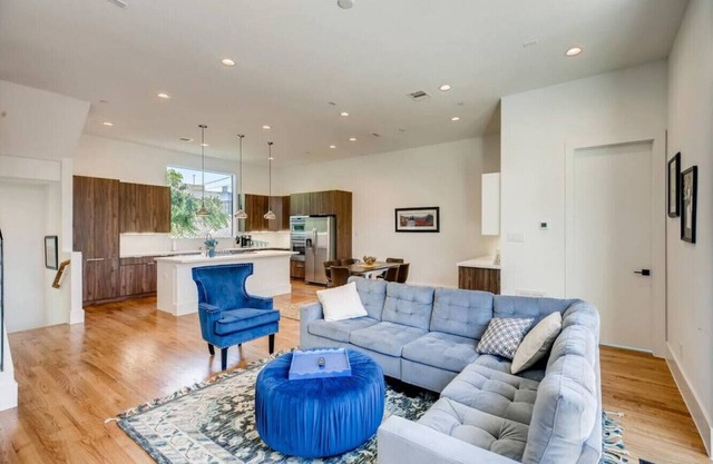 Mins To DT Houston/4-Story/7 Beds/City Viewsnn