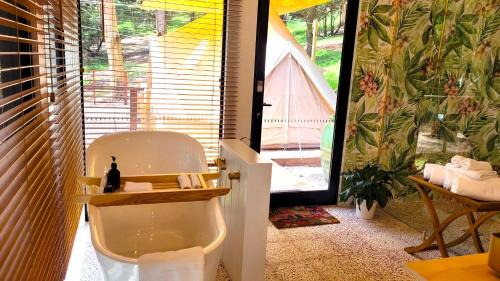 Mirador Springs Retreat - Supa Luxe Glamping