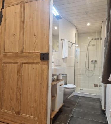 Mirchel Pintli, Zimmer 2, Hotel & Restaurant